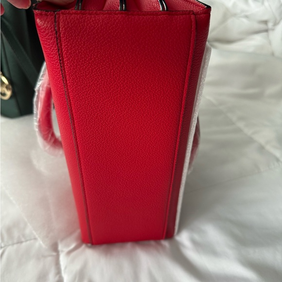 NWT Red VS purse - Picture 9 of 10